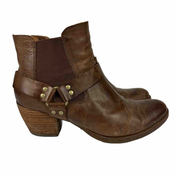 KORKS Kork Ease 9M Cyanna Leather Harness Buckle Studded Ankle Booties Western - Picture 1 of 8